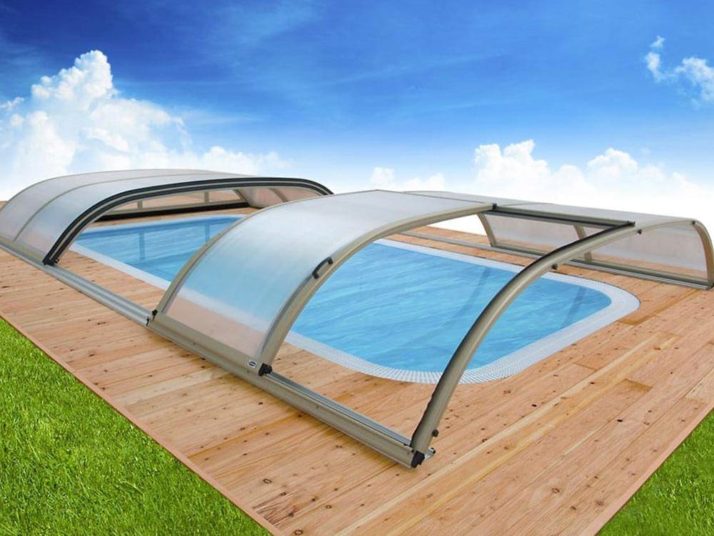 Dallas A telescopic pool enclosure