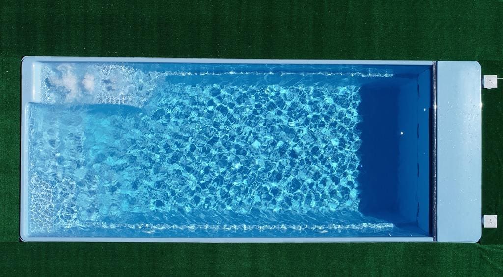 swim comfort pool with lounger
