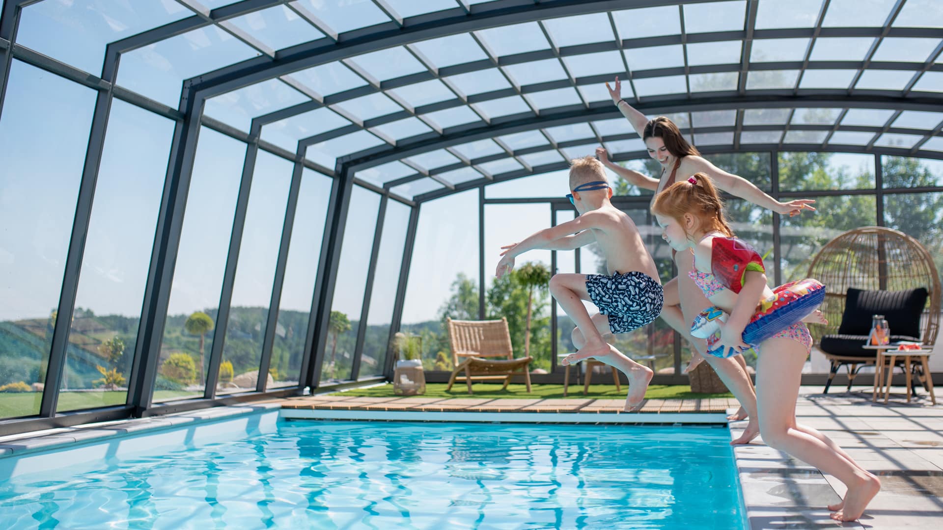 swimming pool enclosure