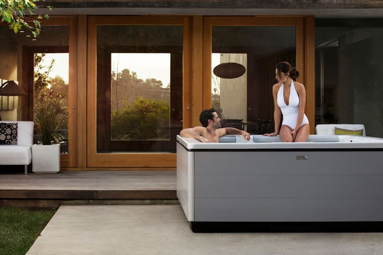 Bullfrog STIL luxury hot tub