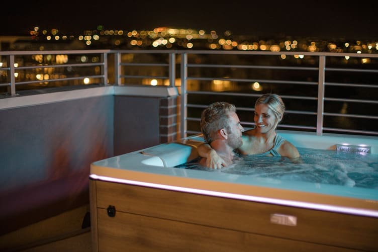 Bullfrog STIL luxury hot tub