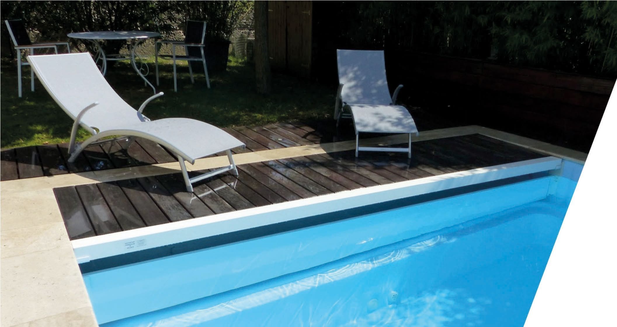 Jupiter Evolutive fibreglass swimming pool with Roman-style entrance