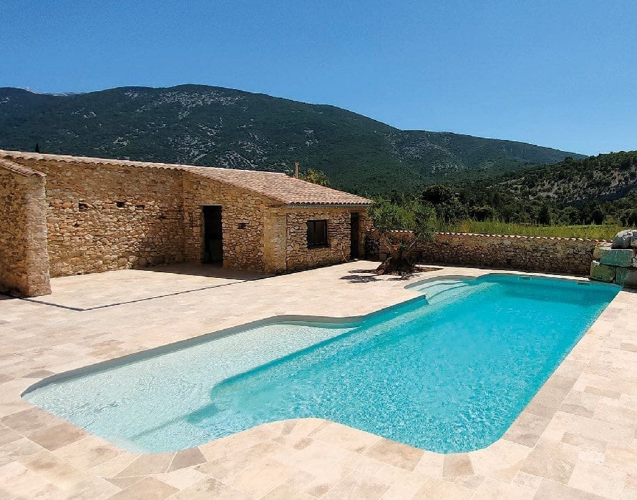 Neuvea Relax pool with a spacious swimming area