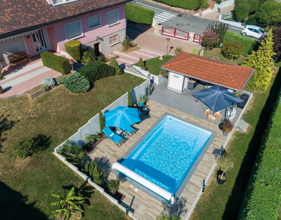 Plaisance Media Beach fibreglass swimming pool with integrated shallow beach area