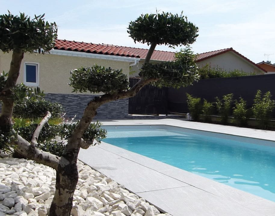 Relaxation Pool incorporated into an outdoor living area