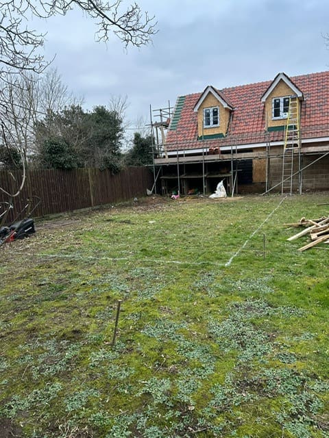 Sloping bottom pool groundwork