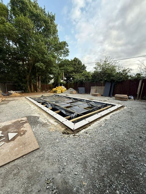 Sloping bottom swimming pool project